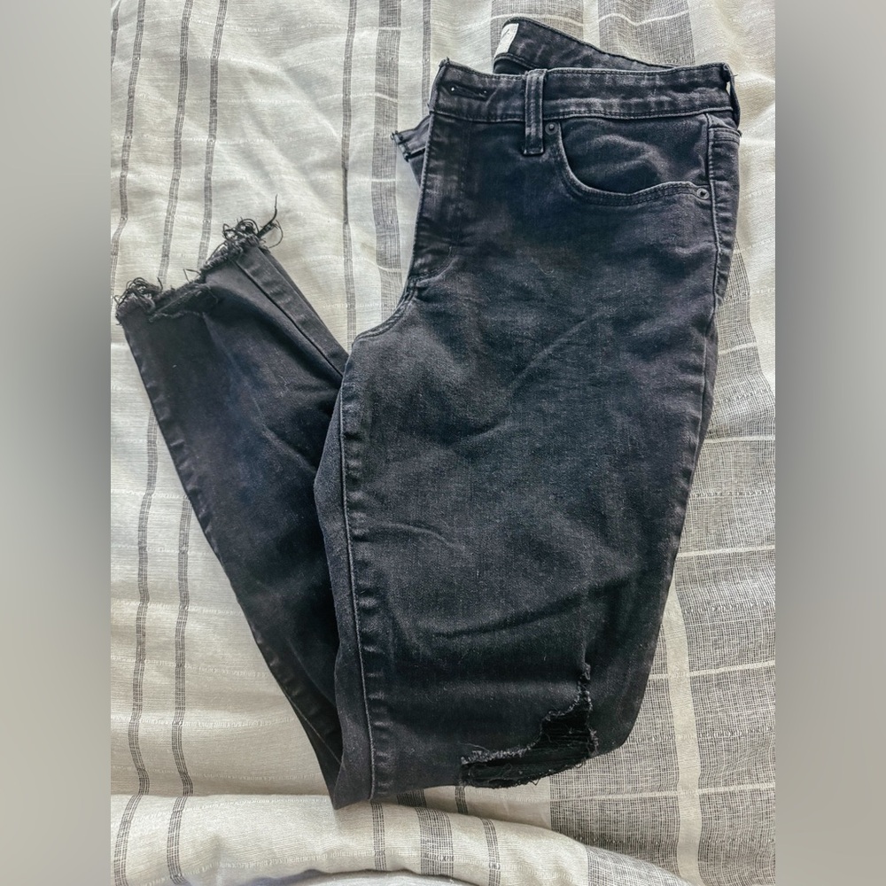 Universal Thread Jeans